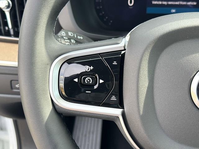 New 2026 Volvo XC60 B5 Plus w/ Protection Package Premier image 25