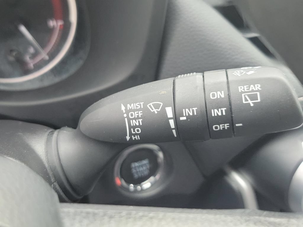 Used 2025 Toyota RAV4 XLE AWD/4WD image 20