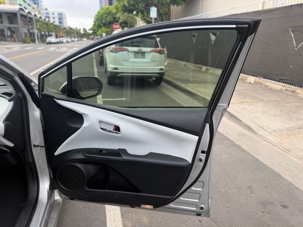 Used 2016 Toyota Prius Two FWD image 9