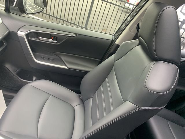 Used 2025 Toyota RAV4 XLE Premium w/ Weather Package FWD image 31