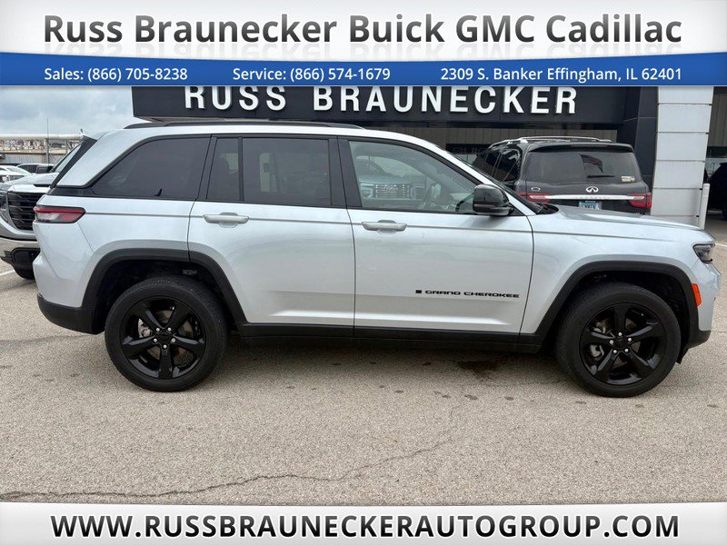 Used 2022 Jeep Grand Cherokee Altitude image 1