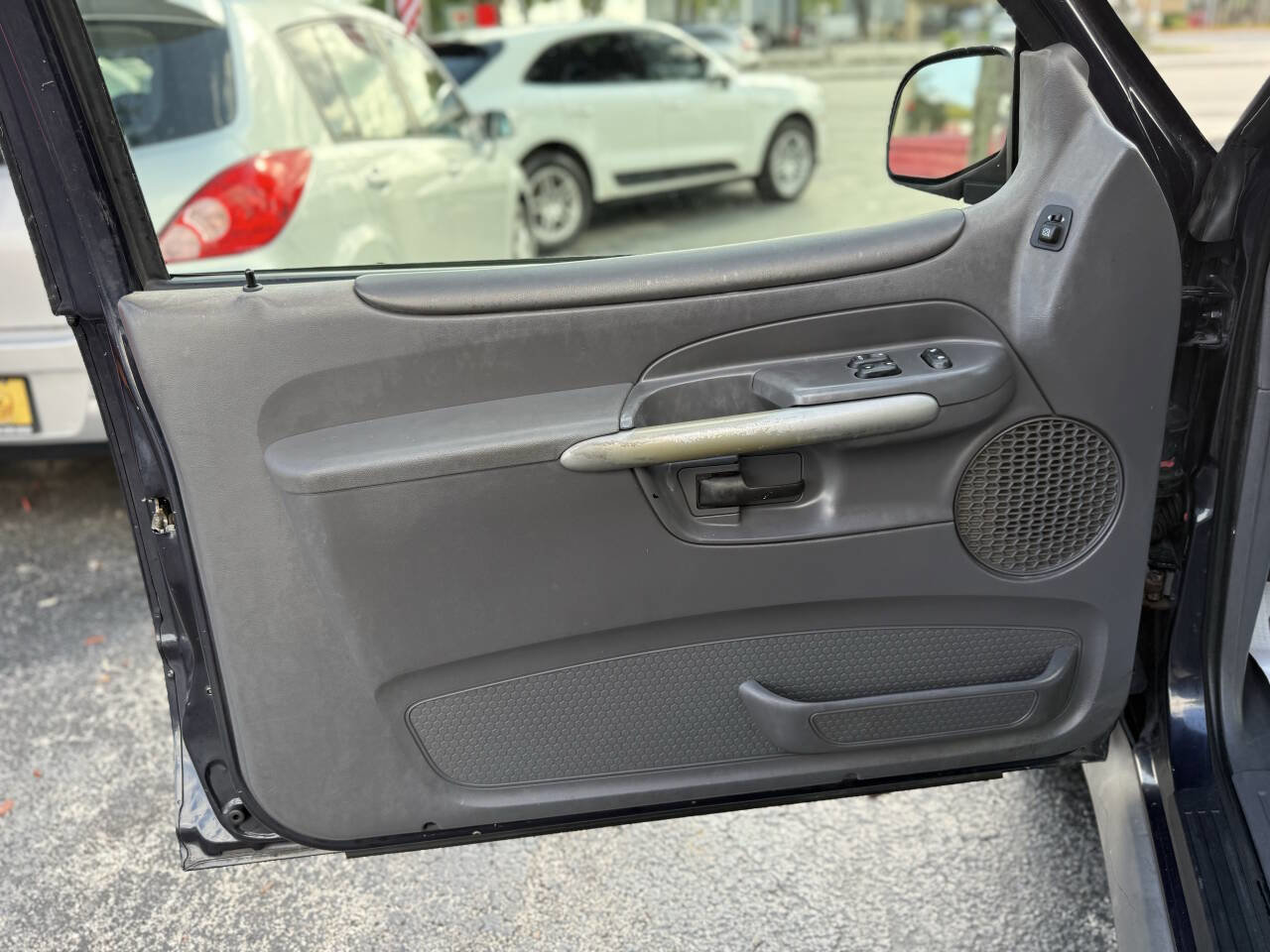 Used 2002 Ford Explorer Sport image 18