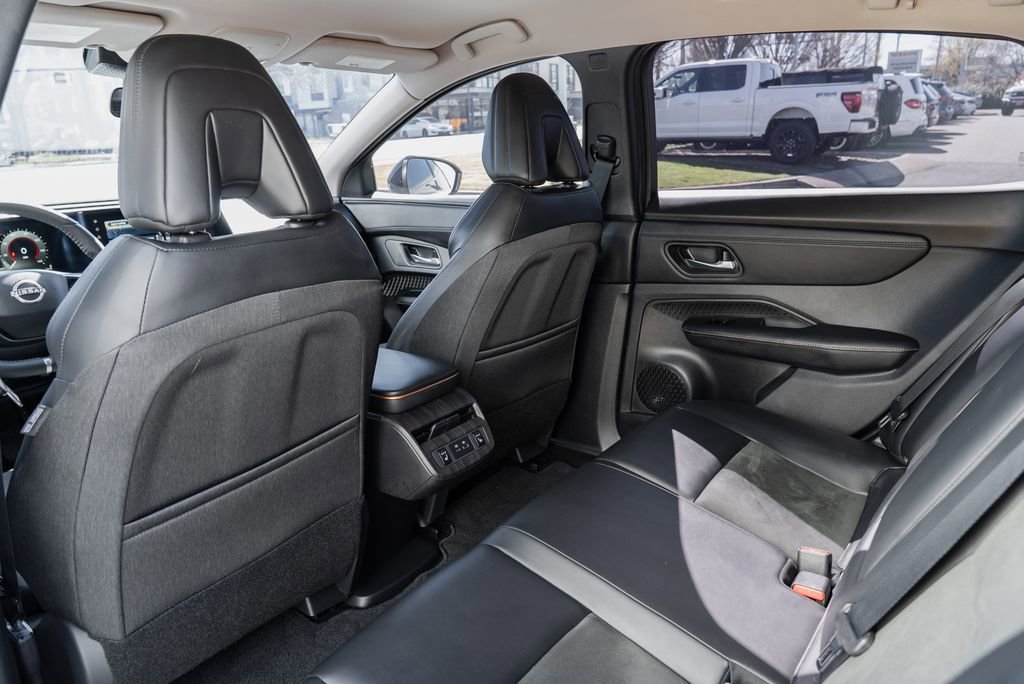 Used 2023 Nissan Ariya AWD image 23