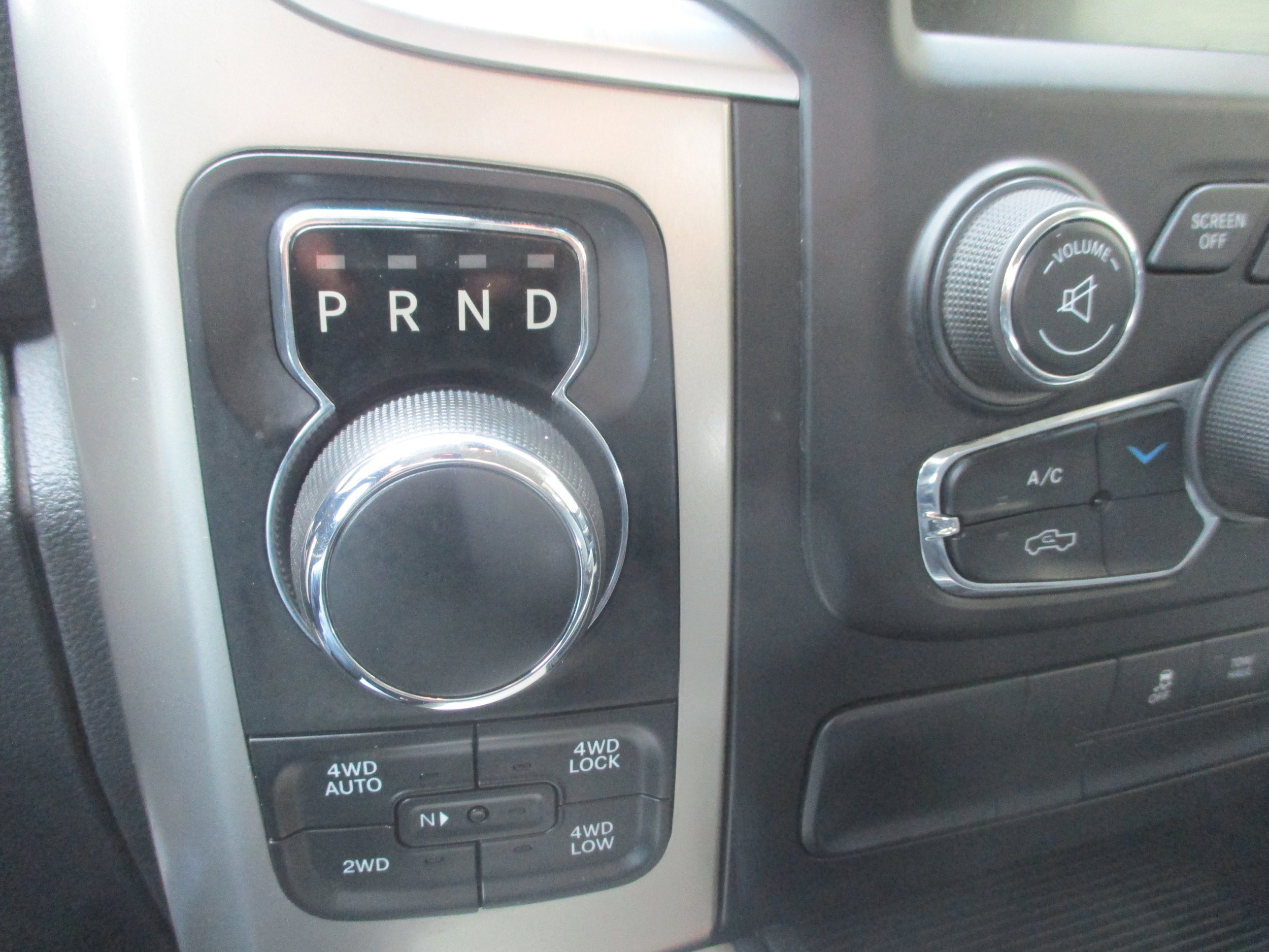 Used 2015 RAM 1500 Lone Star AWD/4WD image 17