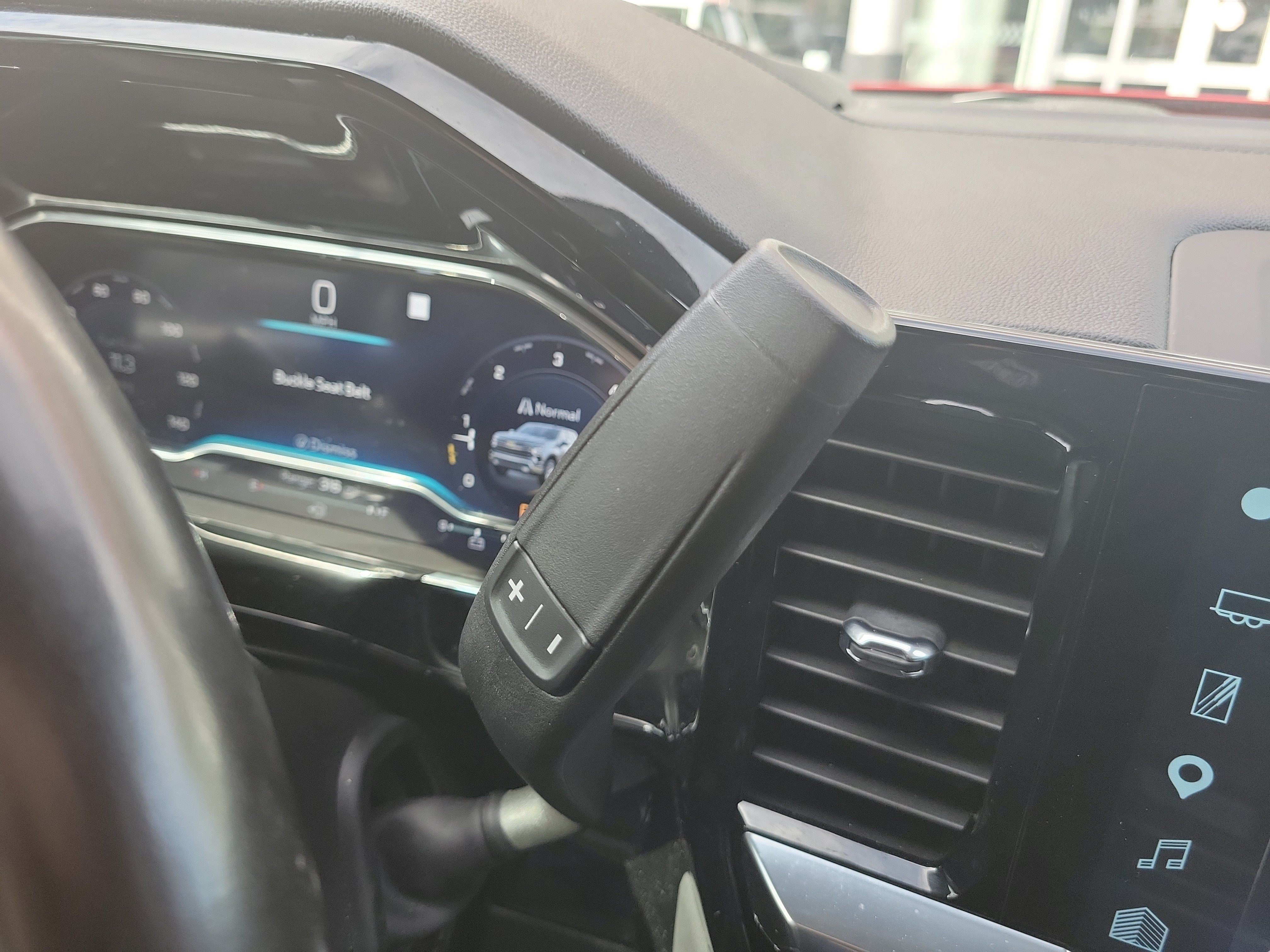 Used 2023 Chevrolet Silverado 1500 LT RWD image 28