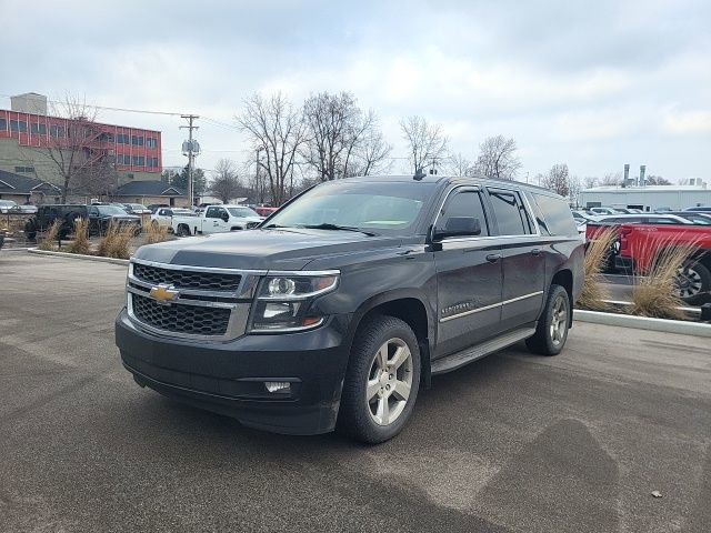 Used 2020 Chevrolet Suburban LT w/ Luxury Package image 5