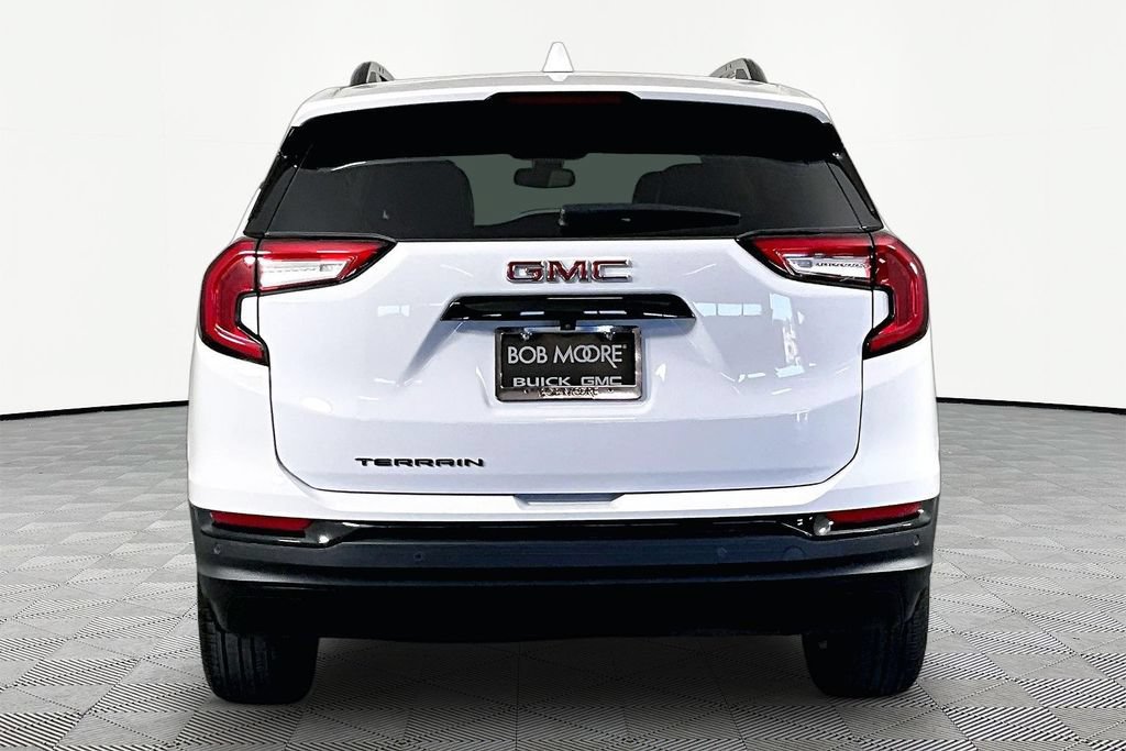 Used 2022 GMC Terrain SLT w/ Elevation Edition FWD image 5
