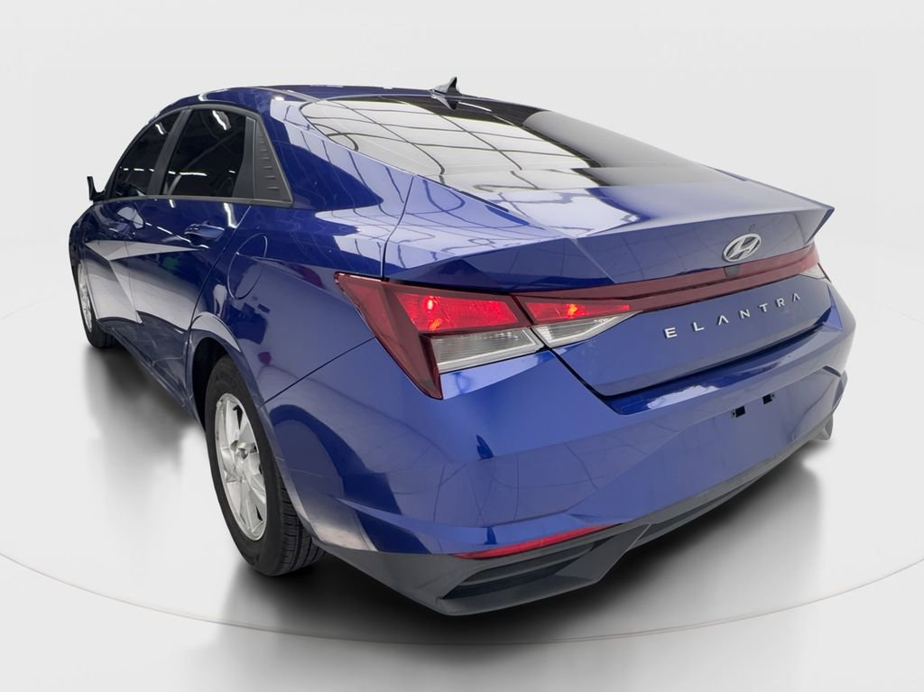 Used 2021 Hyundai Elantra SE FWD image 14