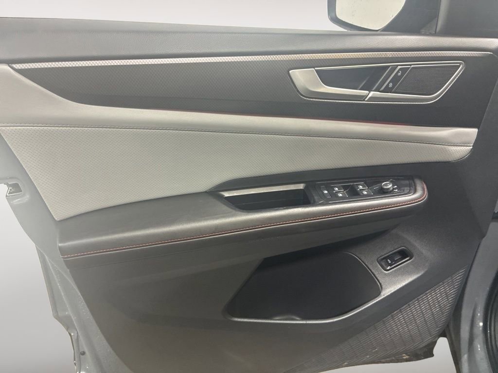 Used 2025 Volkswagen Atlas Peak Edition SE image 18