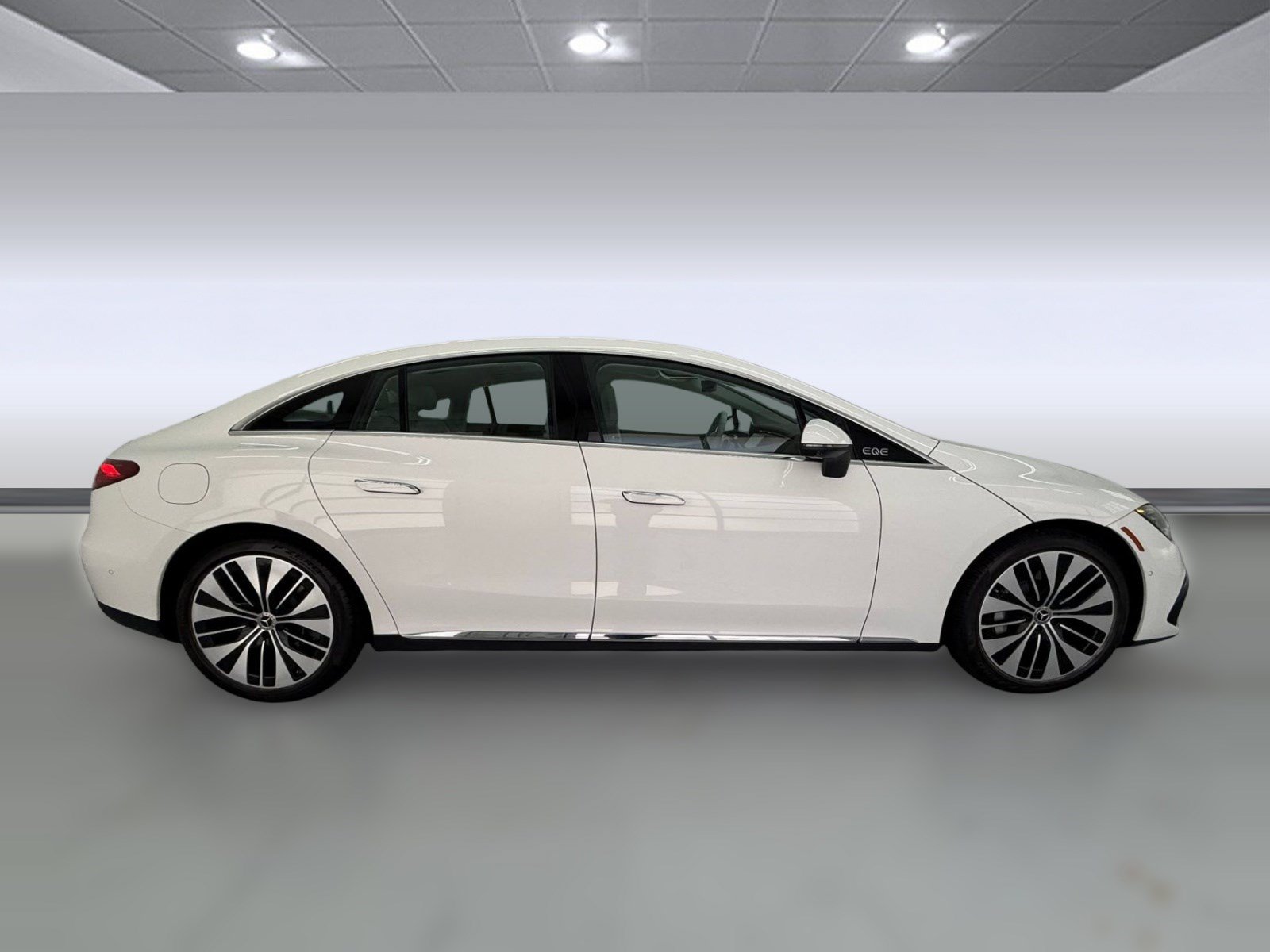 Used 2023 Mercedes-Benz EQE 350+ 4MATIC Sedan image 7