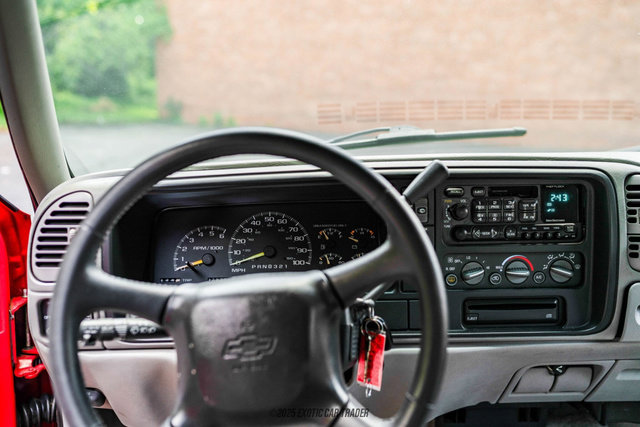 Used 1999 Chevrolet Tahoe LS image 40