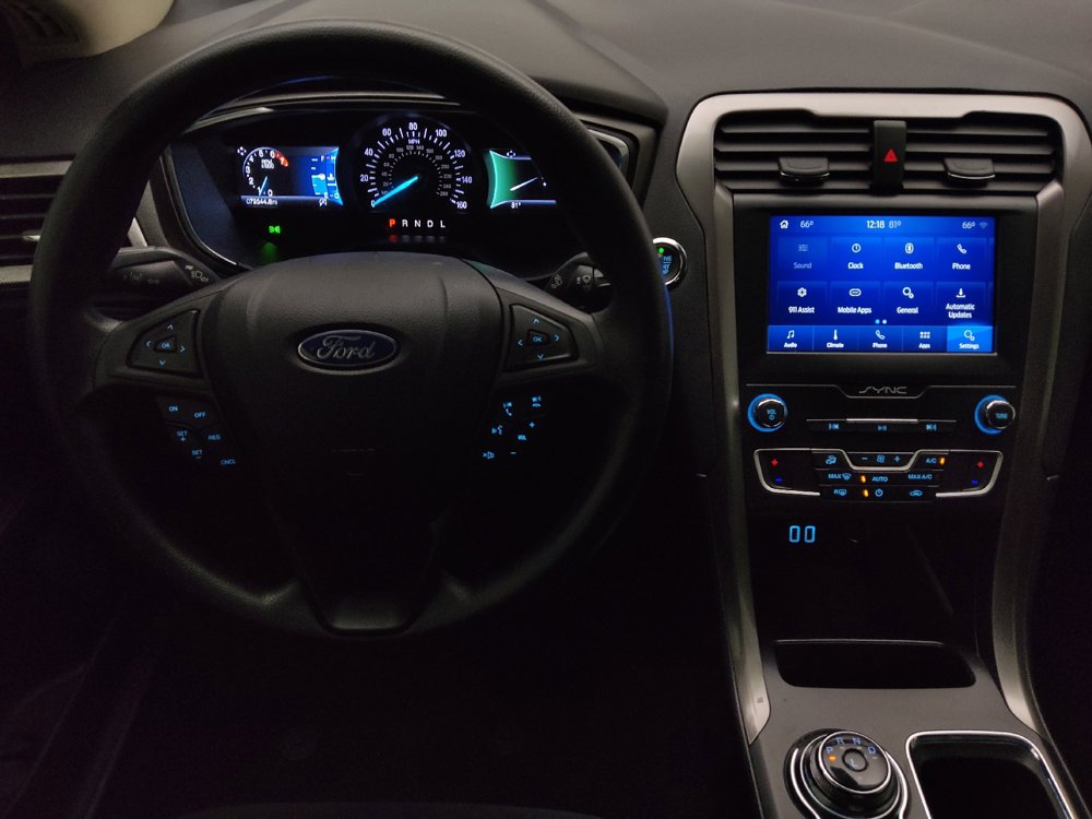 Used 2020 Ford Fusion SE FWD image 22