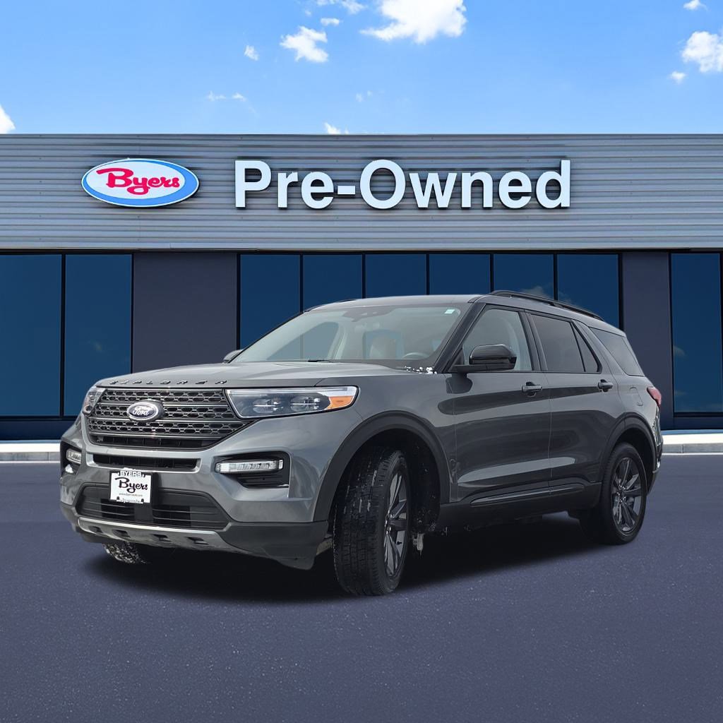 Used 2024 Ford Explorer XLT w/ Equipment Group 202A image 3