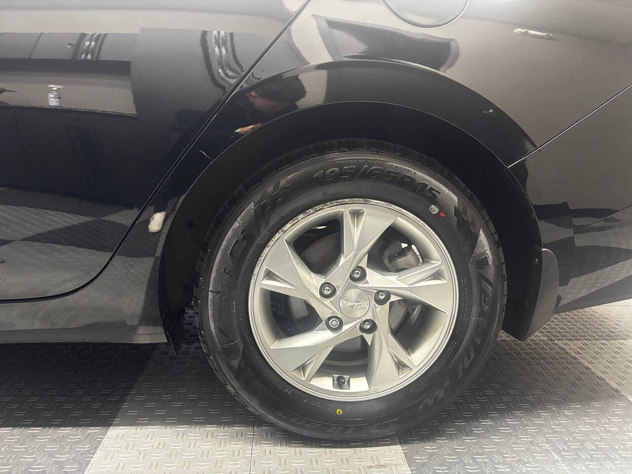 Used 2023 Hyundai Elantra SE FWD image 10
