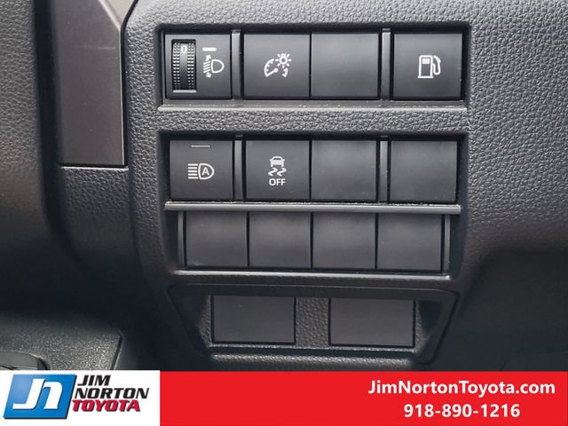 Used 2025 Toyota 4Runner SR5 AWD/4WD image 22