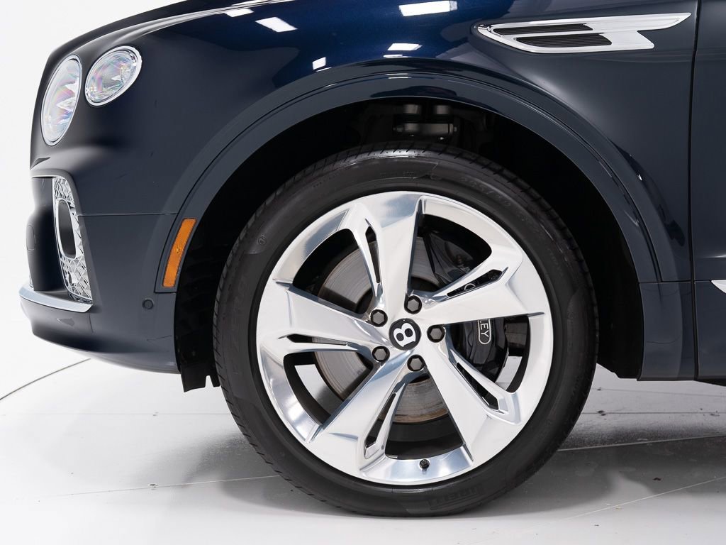 Certified 2023 Bentley Bentayga Extended Wheelbase AWD/4WD image 43