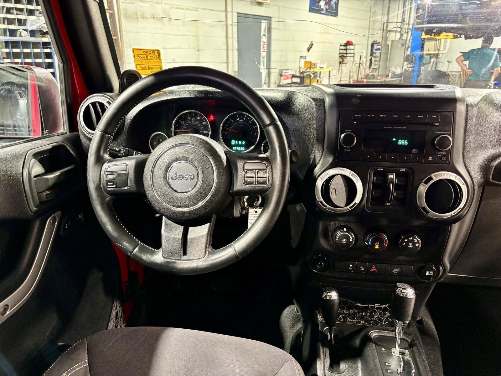Used 2013 Jeep Wrangler Unlimited Sahara AWD/4WD image 3