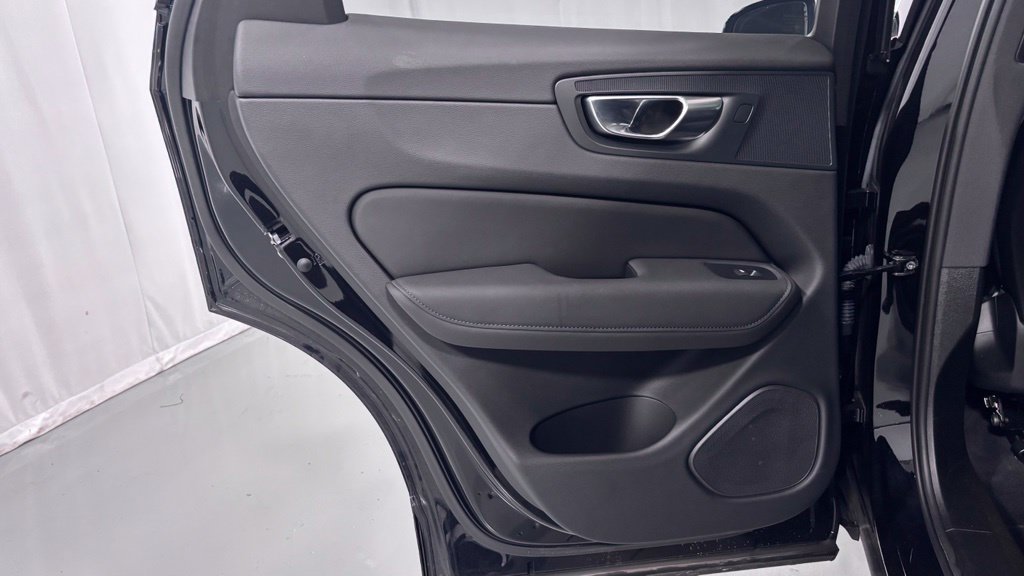 Certified 2026 Volvo XC60 B5 Plus AWD/4WD image 23