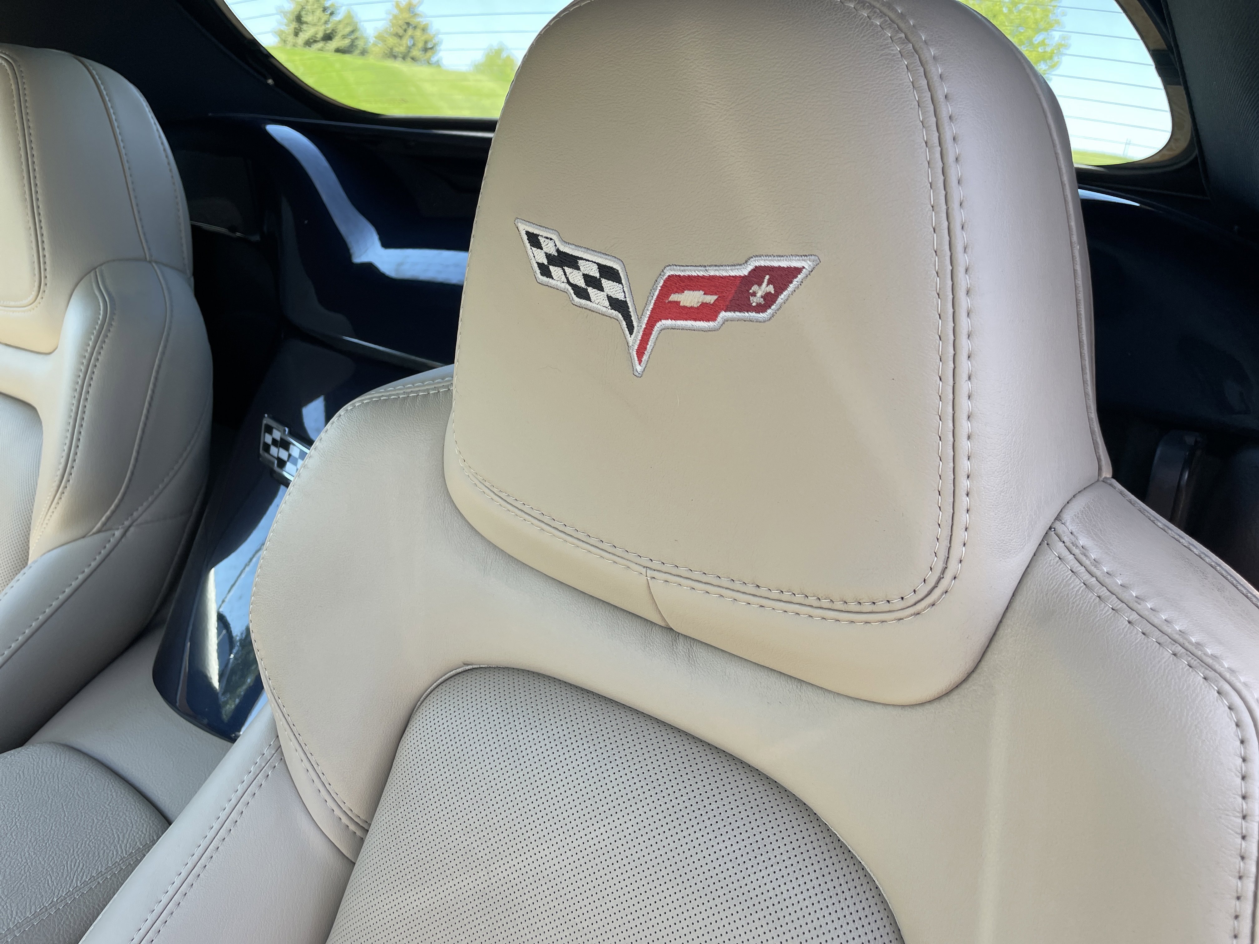 Used 2013 Chevrolet Corvette 427 w/ 1SB Preferred Equipment Group RWD image 29