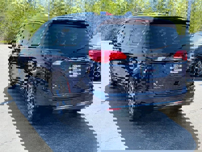 Used 2019 Chrysler Pacifica Limited w/ Tire & Wheel Group image 6