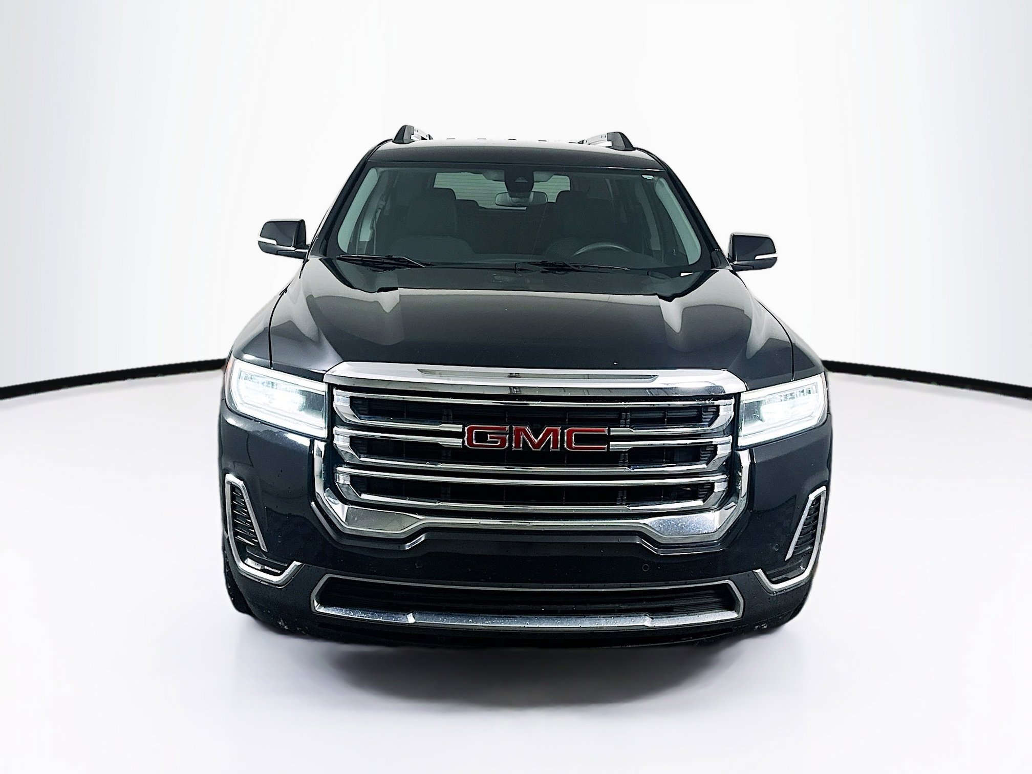 Used 2023 GMC Acadia SLE w/ Driver Convenience Package image 2