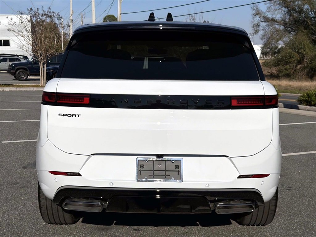 New 2026 Land Rover Range Rover Sport Dynamic SE image 4