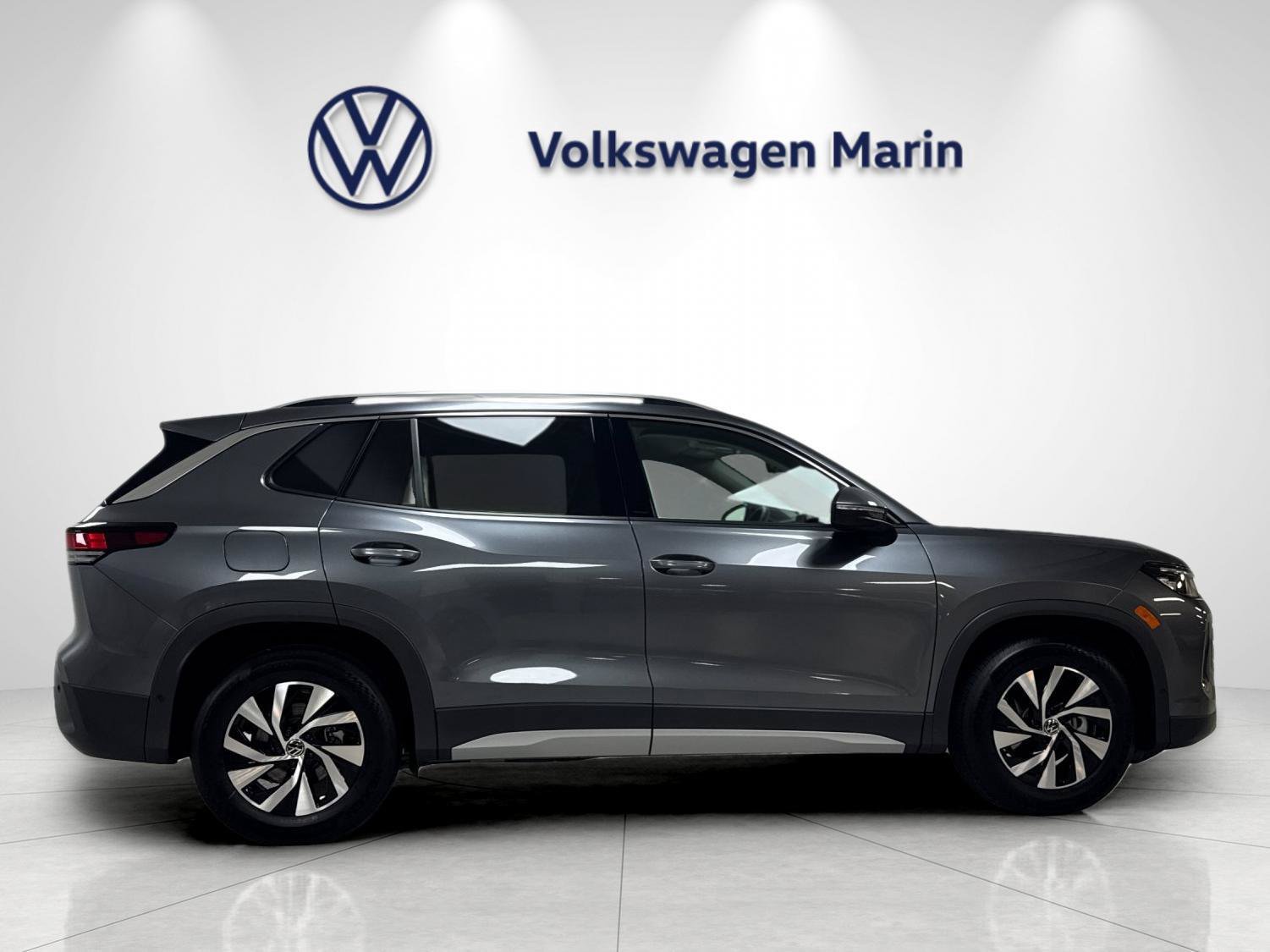 New 2026 Volkswagen Tiguan S FWD image 6