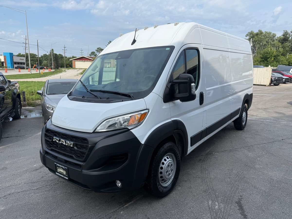 Used 2025 RAM ProMaster 2500 w/ Convenience Group FWD image 3