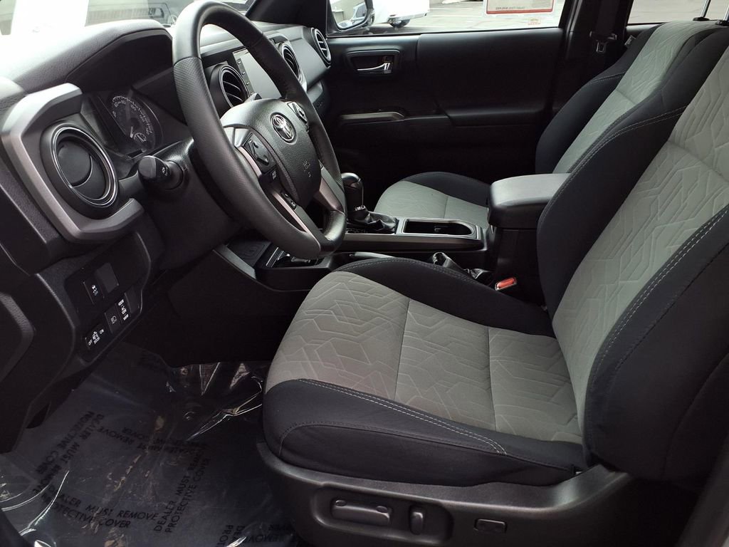 Used 2021 Toyota Tacoma TRD Sport w/ Technology Package RWD image 17