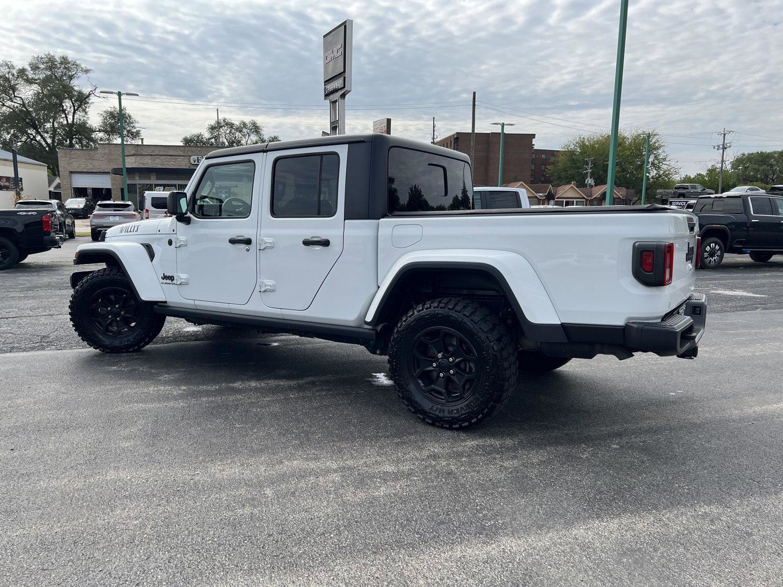 Used 2021 Jeep Gladiator Willys image 12