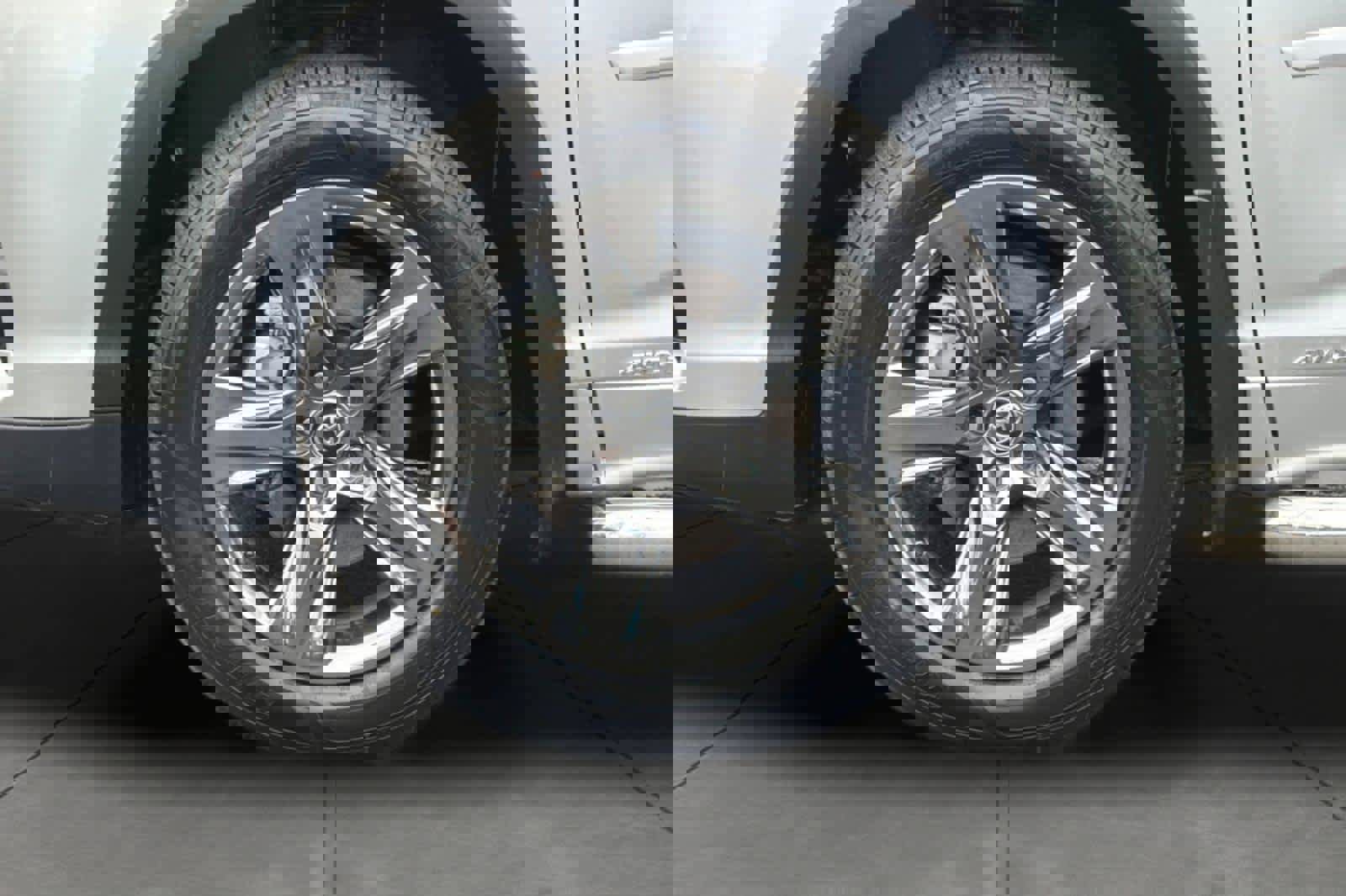 Used 2018 Toyota Highlander Limited Platinum w/ Carpet Mat Package (TMS) image 11