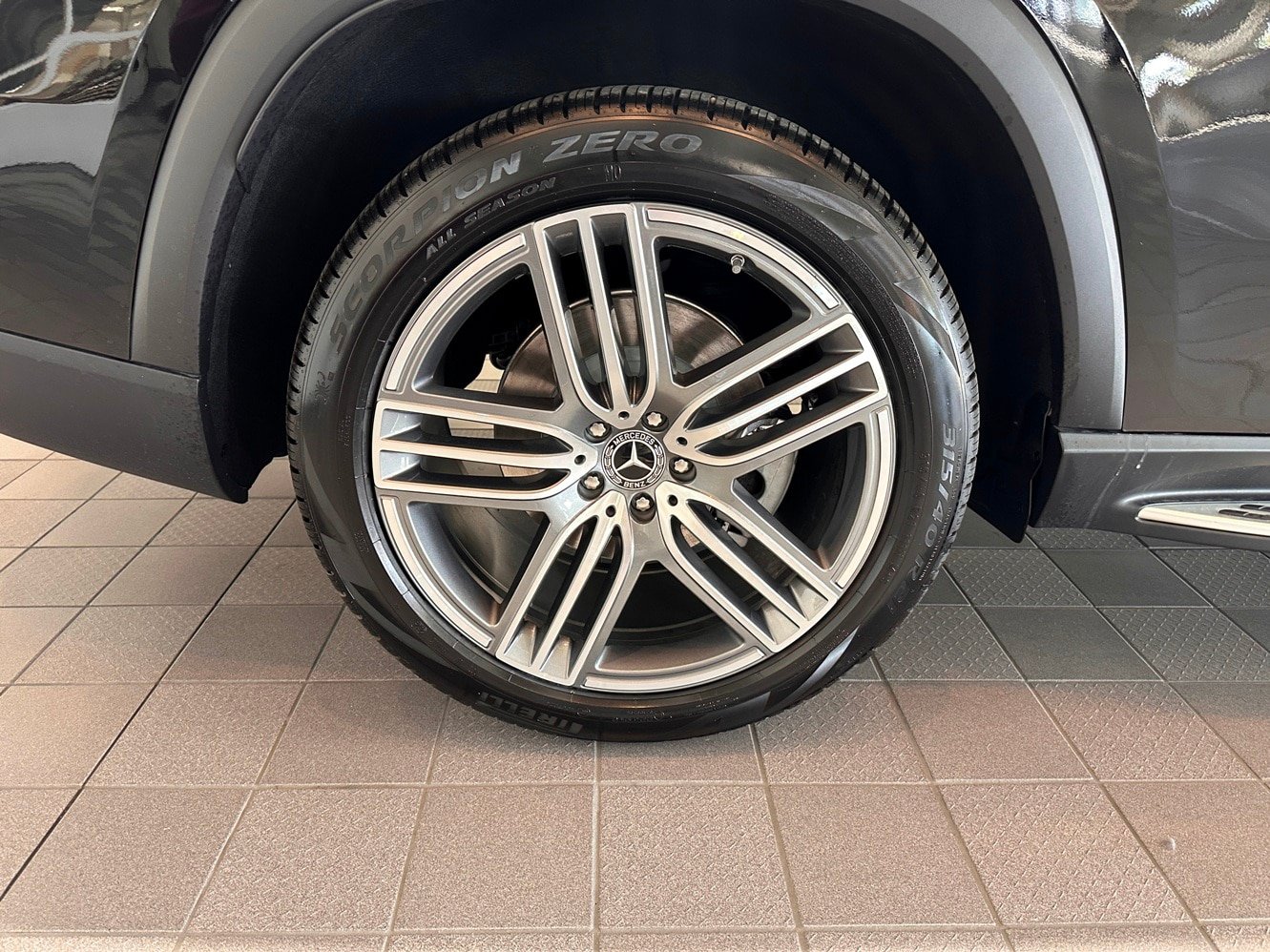 Used 2026 Mercedes-Benz GLS 450 4MATIC image 17