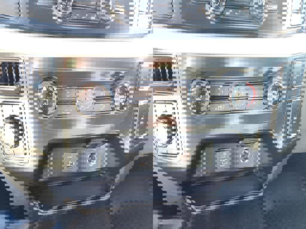 Used 2021 Ford F150 XLT image 19