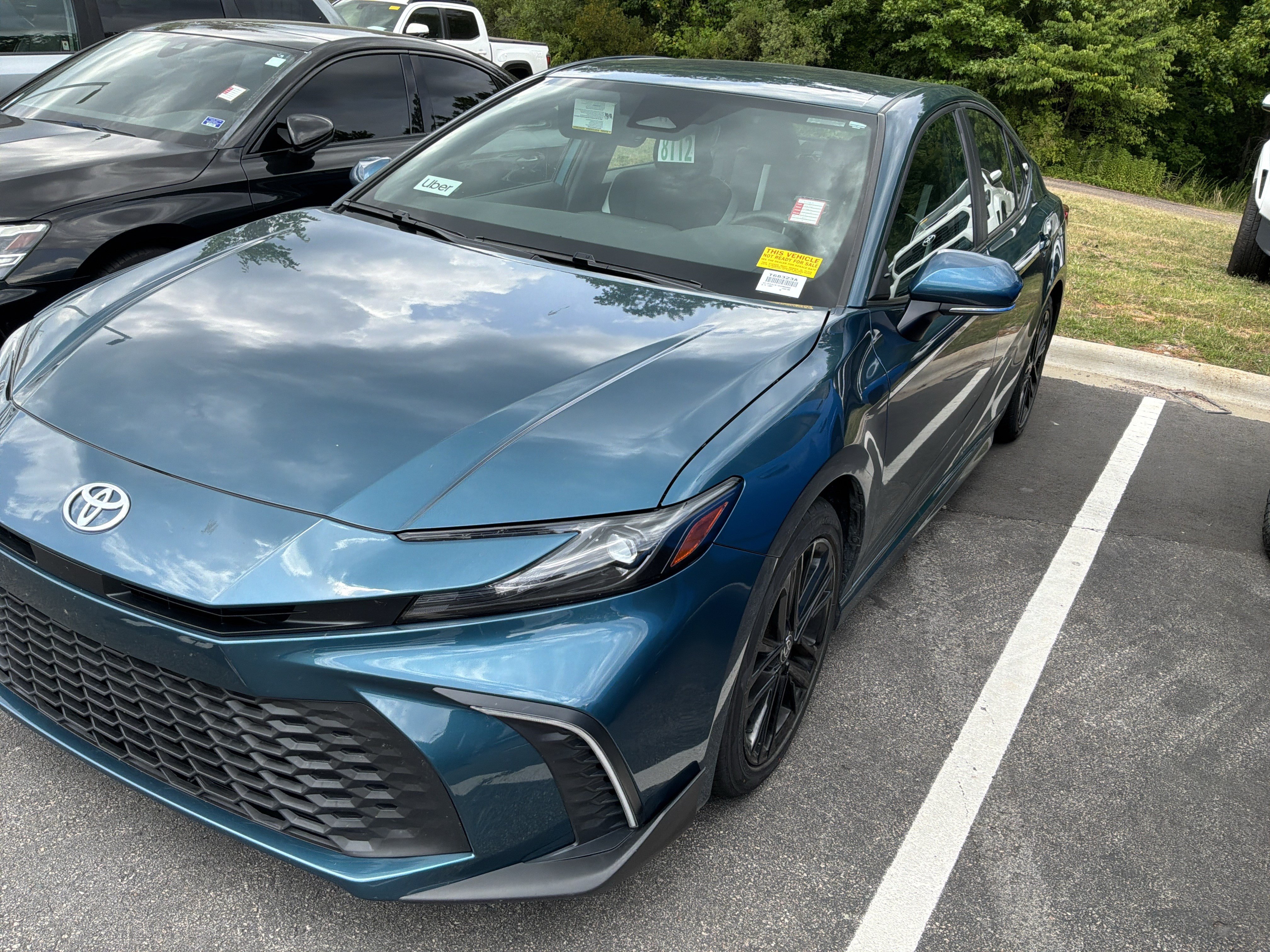 Used 2025 Toyota Camry SE FWD image 3
