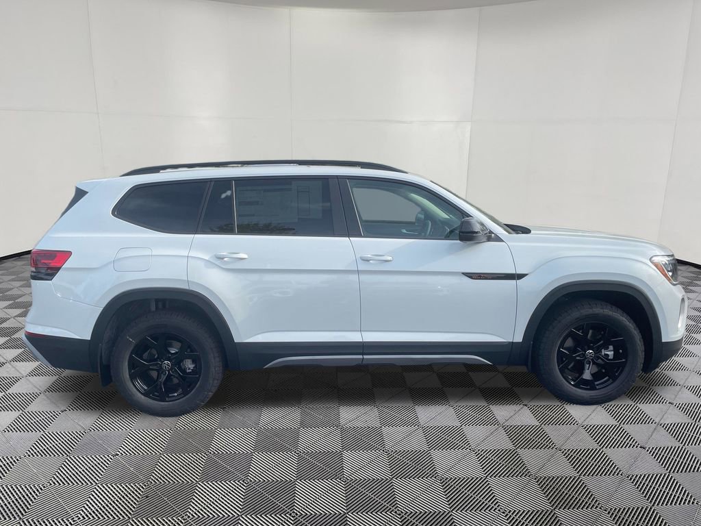 New 2026 Volkswagen Atlas Peak Edition AWD/4WD image 2
