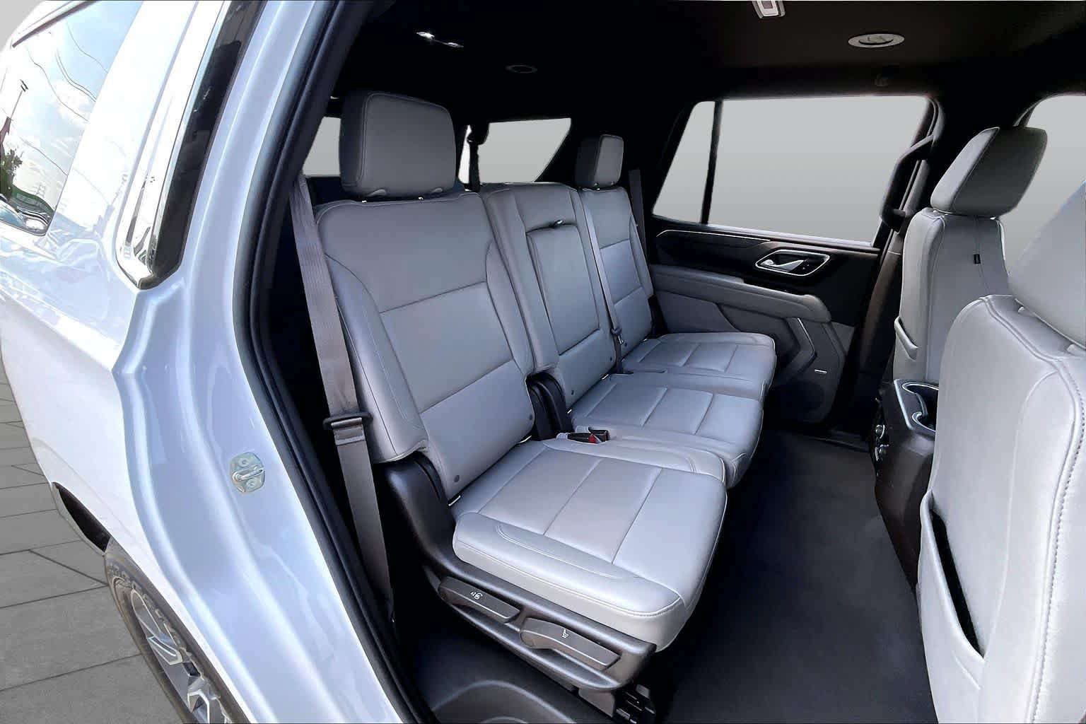 Used 2022 Chevrolet Tahoe LT w/ Luxury Package RWD image 20