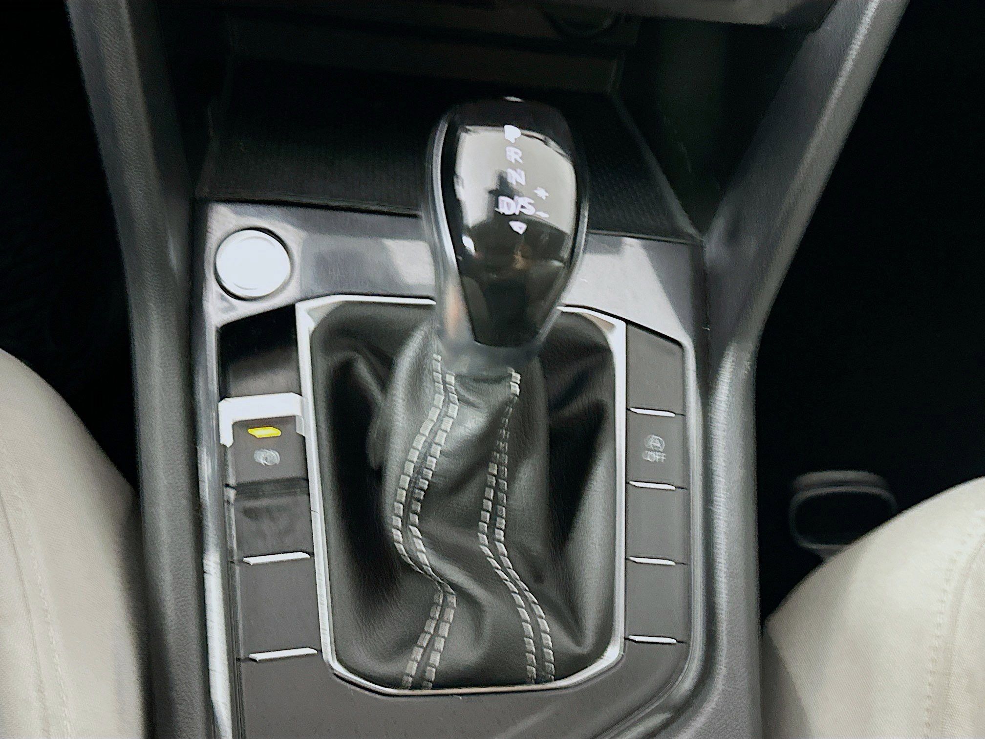 Used 2024 Volkswagen Tiguan S image 24