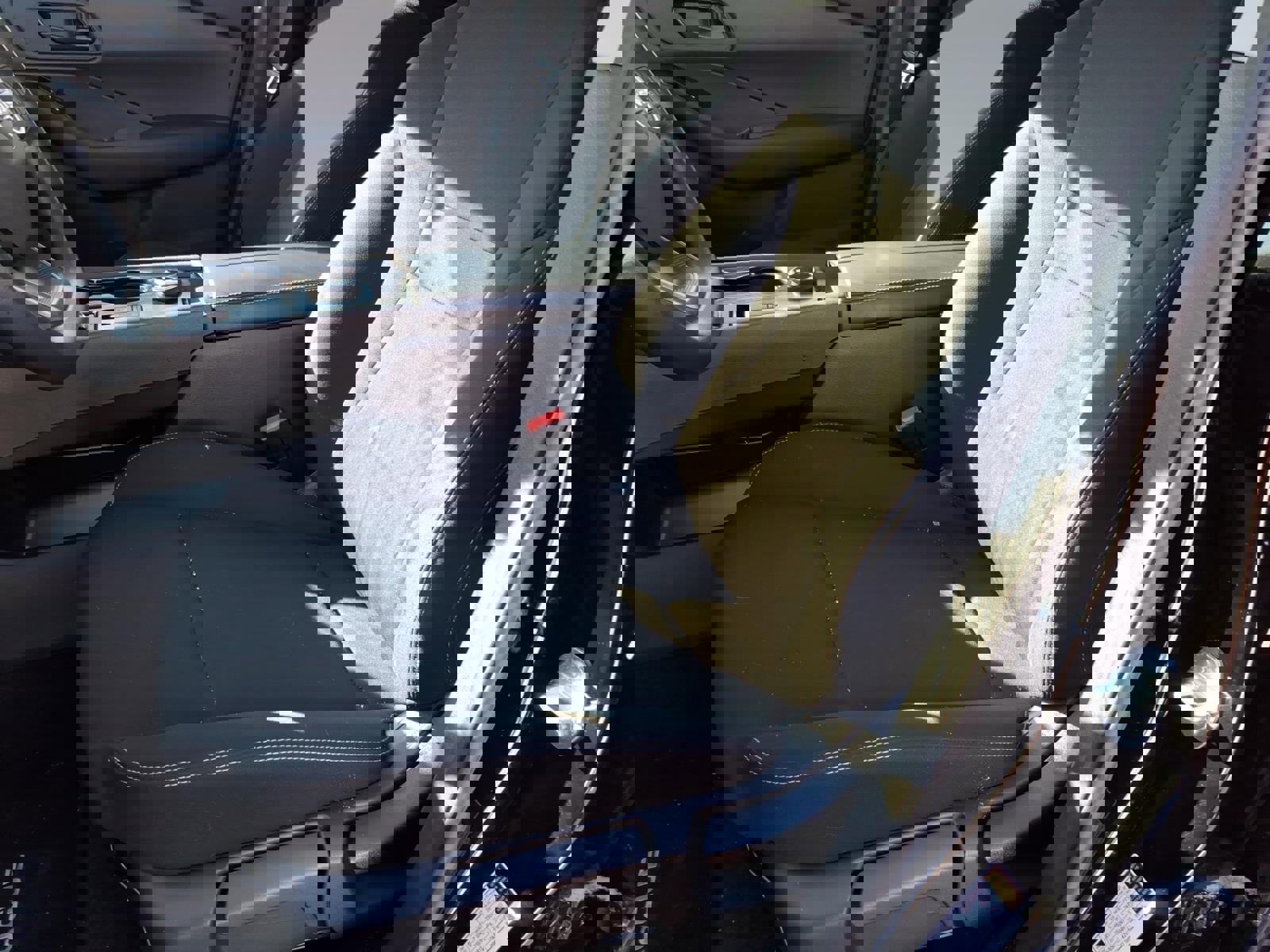 Used 2025 Nissan Rogue S image 8