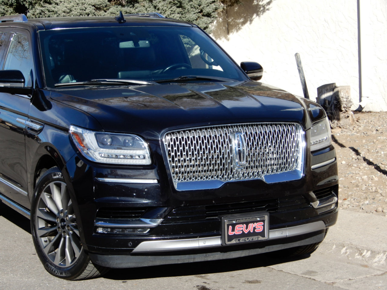 Used 2020 Lincoln Navigator Reserve image 2