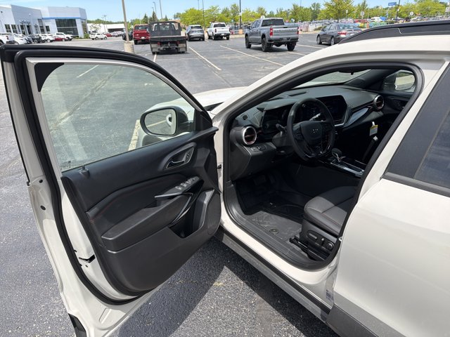 New 2026 Chevrolet Trax RS w/ Sunroof Package FWD image 9