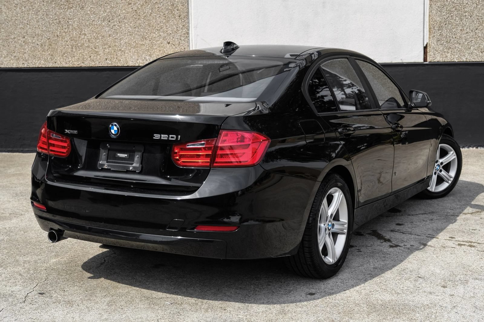 Used 2014 BMW 320i xDrive Sedan AWD/4WD image 7