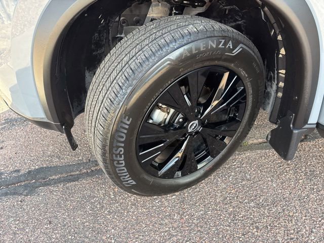 Used 2023 Nissan Rogue SV w/ SV Premium B Package image 15