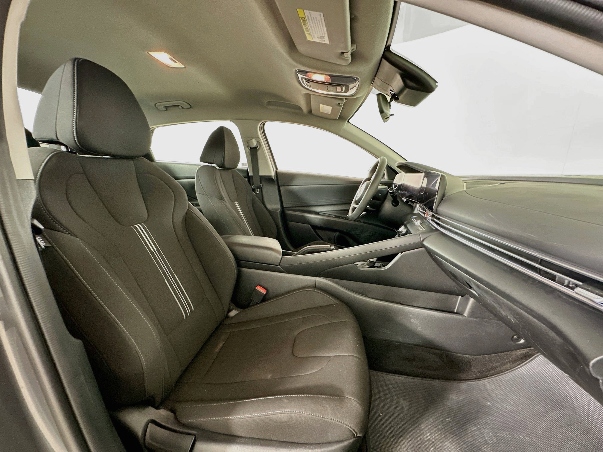 Used 2024 Hyundai Elantra SEL FWD image 30