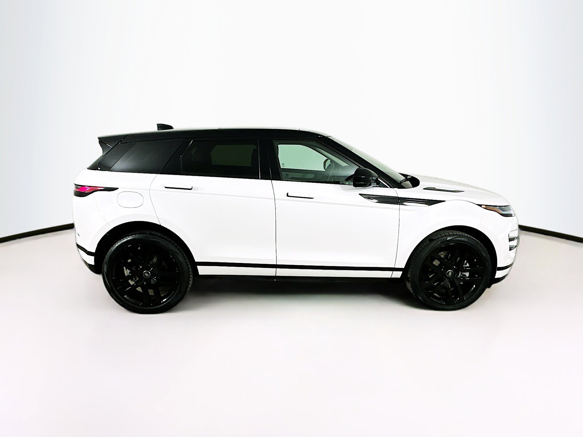 Used 2024 Land Rover Range Rover Evoque Dynamic SE image 5