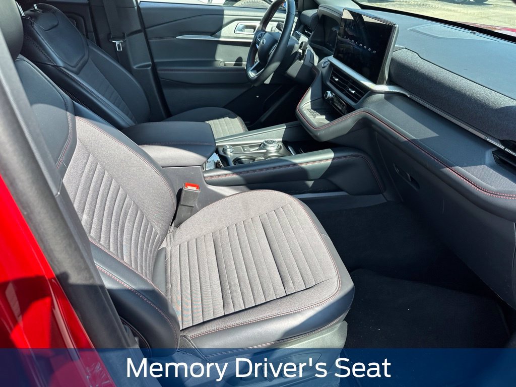 Used 2025 Ford Explorer ST-Line w/ Premium Package RWD image 13