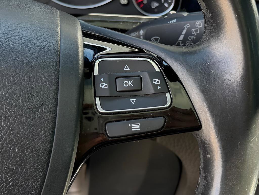 Used 2017 Volkswagen Touareg Wolfsburg Edition image 37