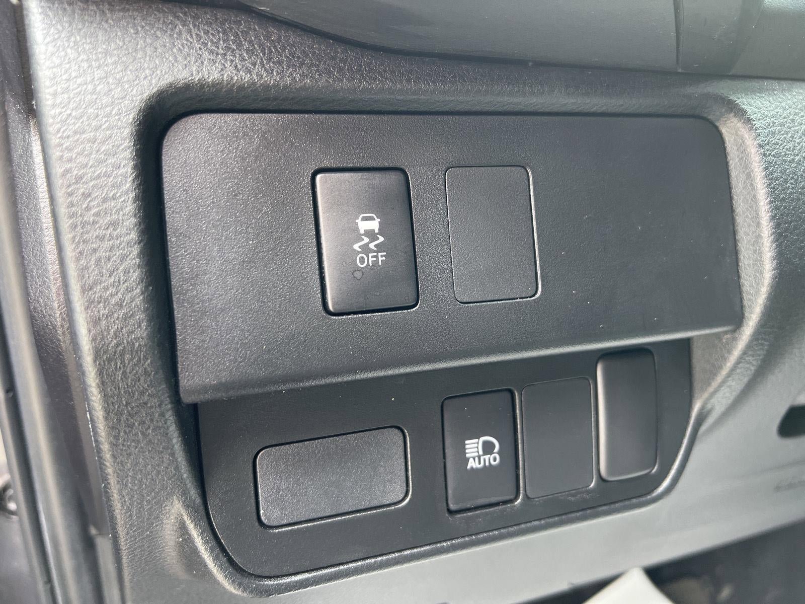 Used 2022 Toyota Tacoma SR w/ SR Convenience Package AWD/4WD image 18