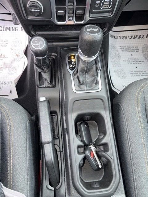 Used 2025 Jeep Wrangler Sahara 4xe image 11