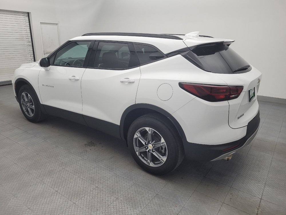Used 2024 Chevrolet Blazer LT w/ Convenience Package FWD image 3