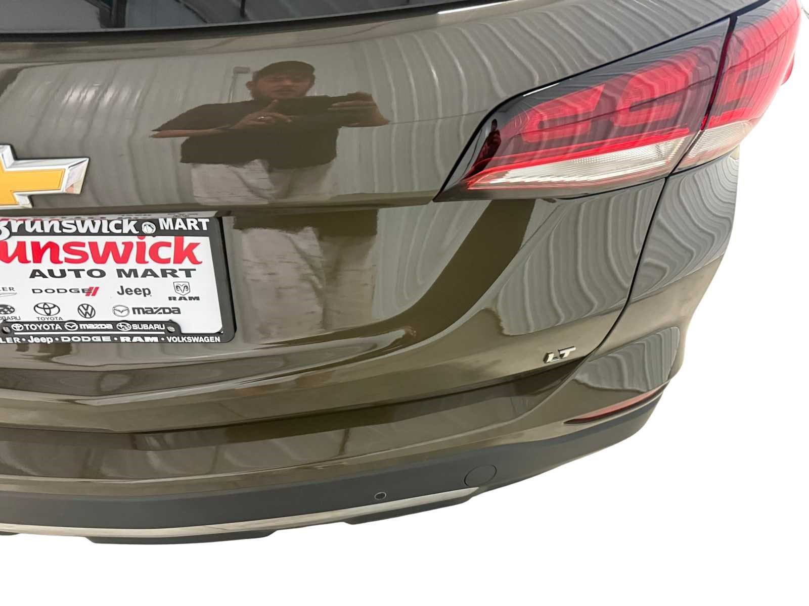 Used 2024 Chevrolet Equinox LT FWD image 17